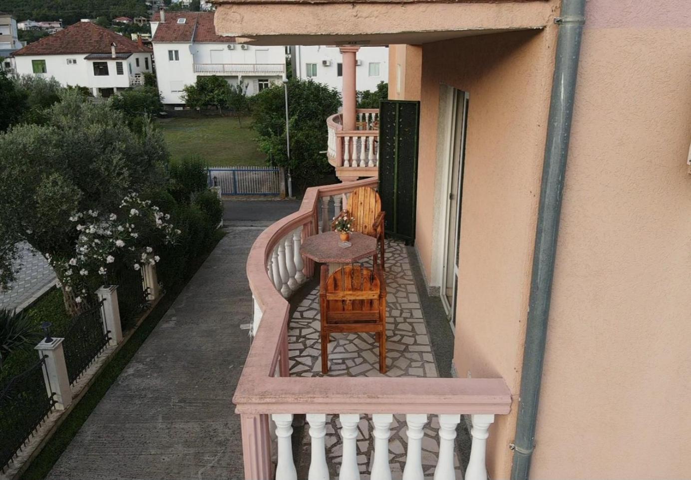 Kurt Apartaments อุลซิน ภายนอก รูปภาพ